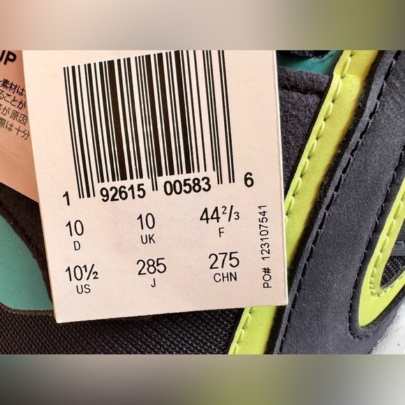 The adidas Men’s Navy Yung-96 Chasm With Neon Accents Sneakers US 10.5 - Picture 12 of 13